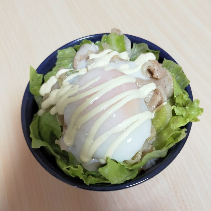 簡単ランチ♪豚トロサラダどんぶり